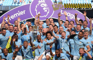 Manchester City Angkat Trofi Piala Premier League